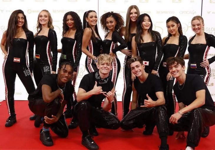 Now United arrasam em performance de ‘Wave Your Flag’, no Globos de Ouro! Confira