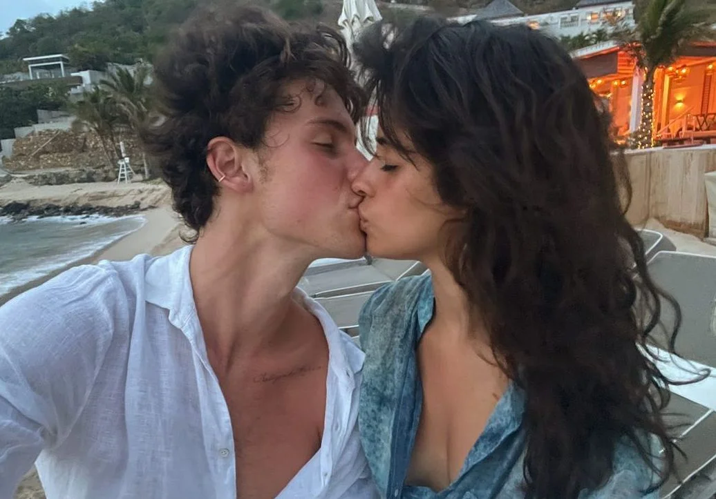 Site aponta os motivos que causaram o fim do namoro de Camila Cabello e Shawn Mendes