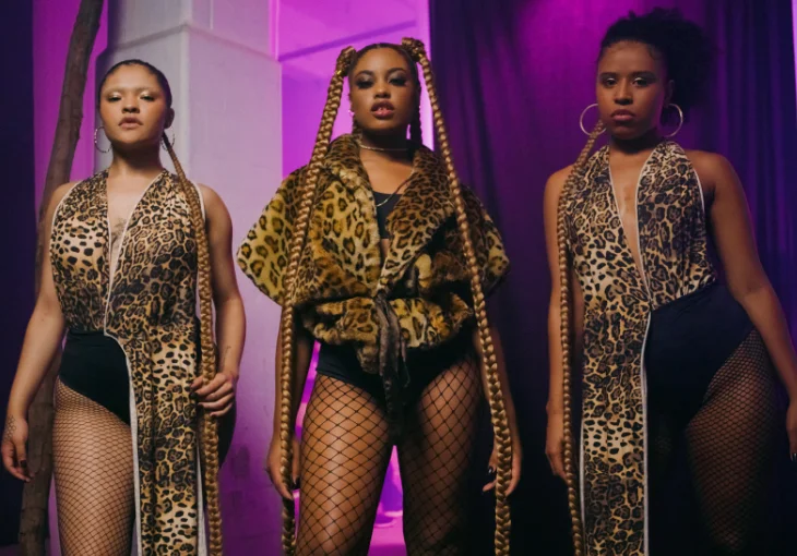 Com discurso empoderado e ritmo envolvente, Mariah Nala lança o clipe de ‘Carma’