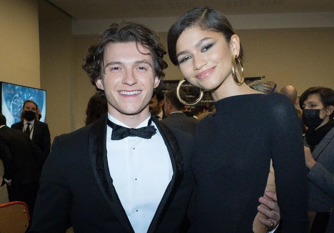 Tom Holland é o melhor Aranha? Ator e Zendaya discutem sobre em vídeo super divertido
