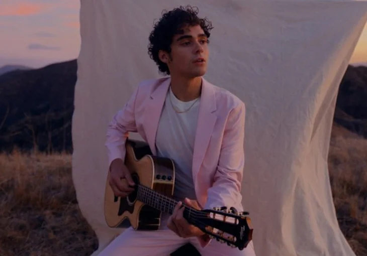 Eita! Joshua Bassett lança três músicas inéditas e fãs acham indiretas para Olivia Rodrigo