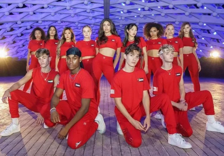 Foco em Nour e Any cantando árabe: Confira o clipe de ‘Badna Nehlam’, do Now United