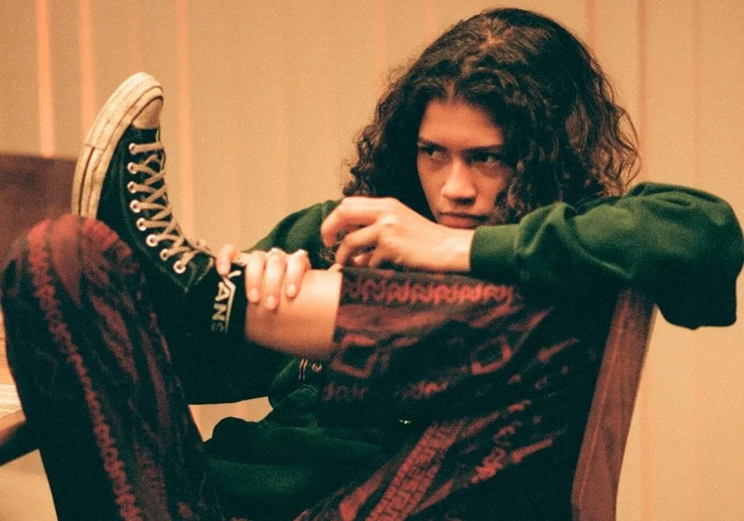 Romantização do vício? Zendaya rebate críticas e defende dura jornada de Rue em ‘Euphoria 2’