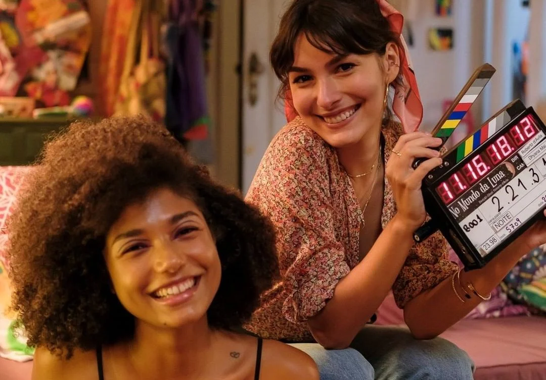 Livros queridinhos vão virar série na HBO Max! Saiba mais sobre ‘No Mundo da Luna’ e ‘O Beijo Adolescente’