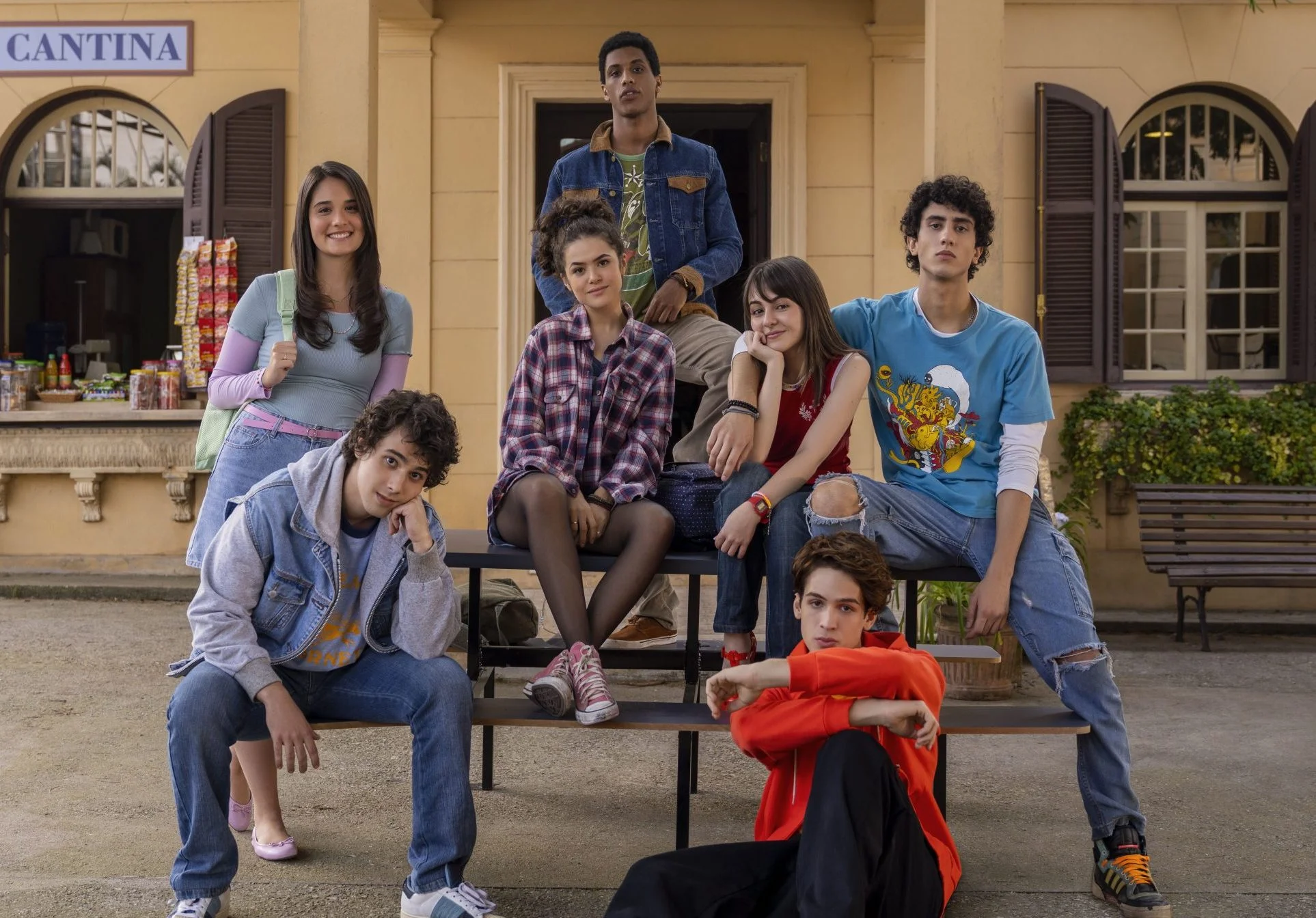 Triângulo amoroso? Confusões? Elenco de ‘De Volta aos 15’ diz o que esperar de seus personagens