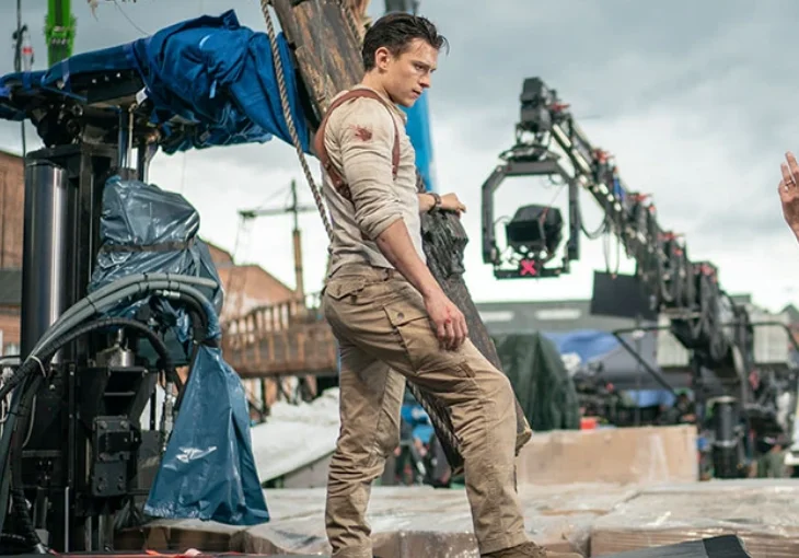 Eita! Tom Holland revela que foi atropelado 17 vezes durante as filmagens de ‘Uncharted’