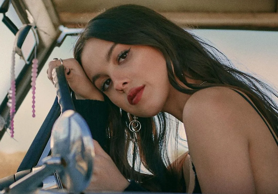 Olivia Rodrigo não quer ser comparada a outras artistas: “Só quero ser eu”