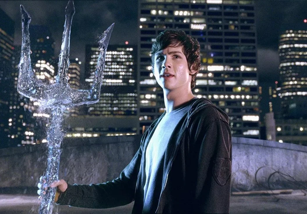 Vai rolar? Logan Lerman diz se toparia viver Poseidon em ‘Percy Jackson e os Olimpianos’