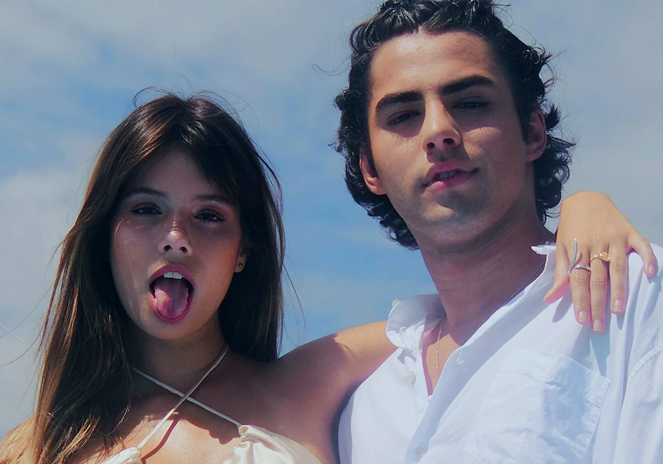 Lucas Pretti convida Clarissa para uma nova versão de ‘Bonita e Miserável’