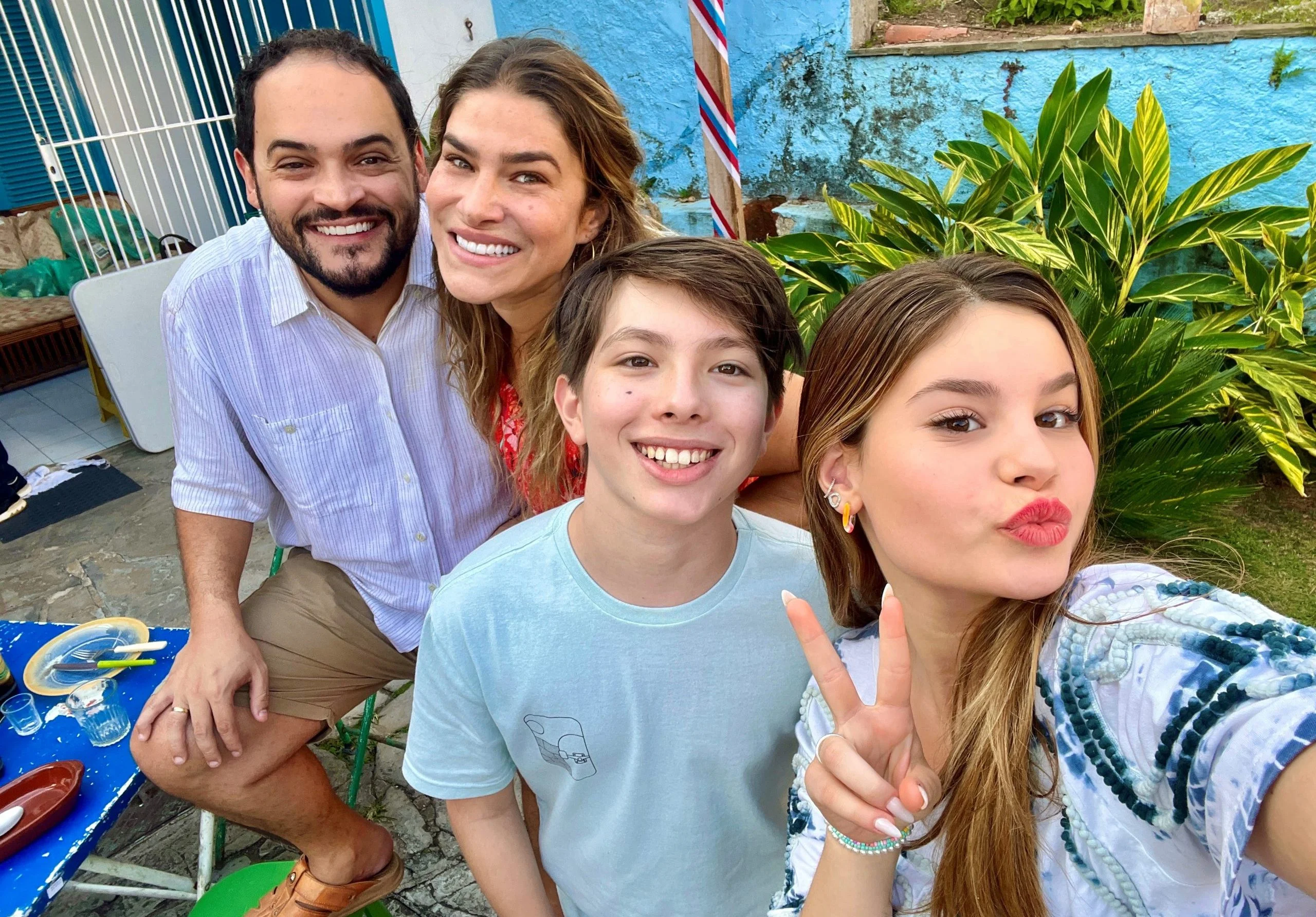 Luara atriz! Influencer estreia nos cinemas em filme com Priscila Fantin e Matheus Ceará