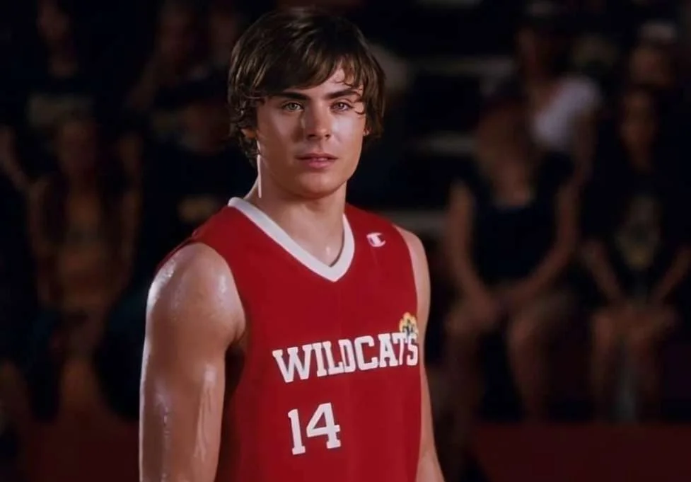 Zac Efron diz se toparia dar vida a Troy Bolton em um reboot de ‘HSM’