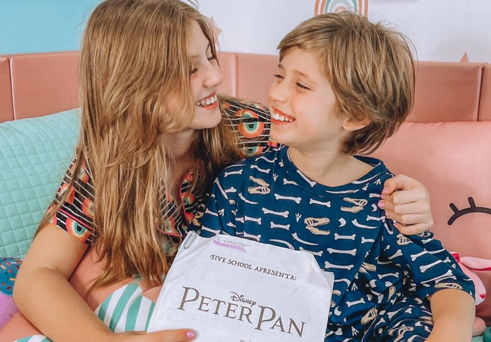 Lorena Queiroz retorna aos palcos com seu irmão em espetáculo do Peter Pan