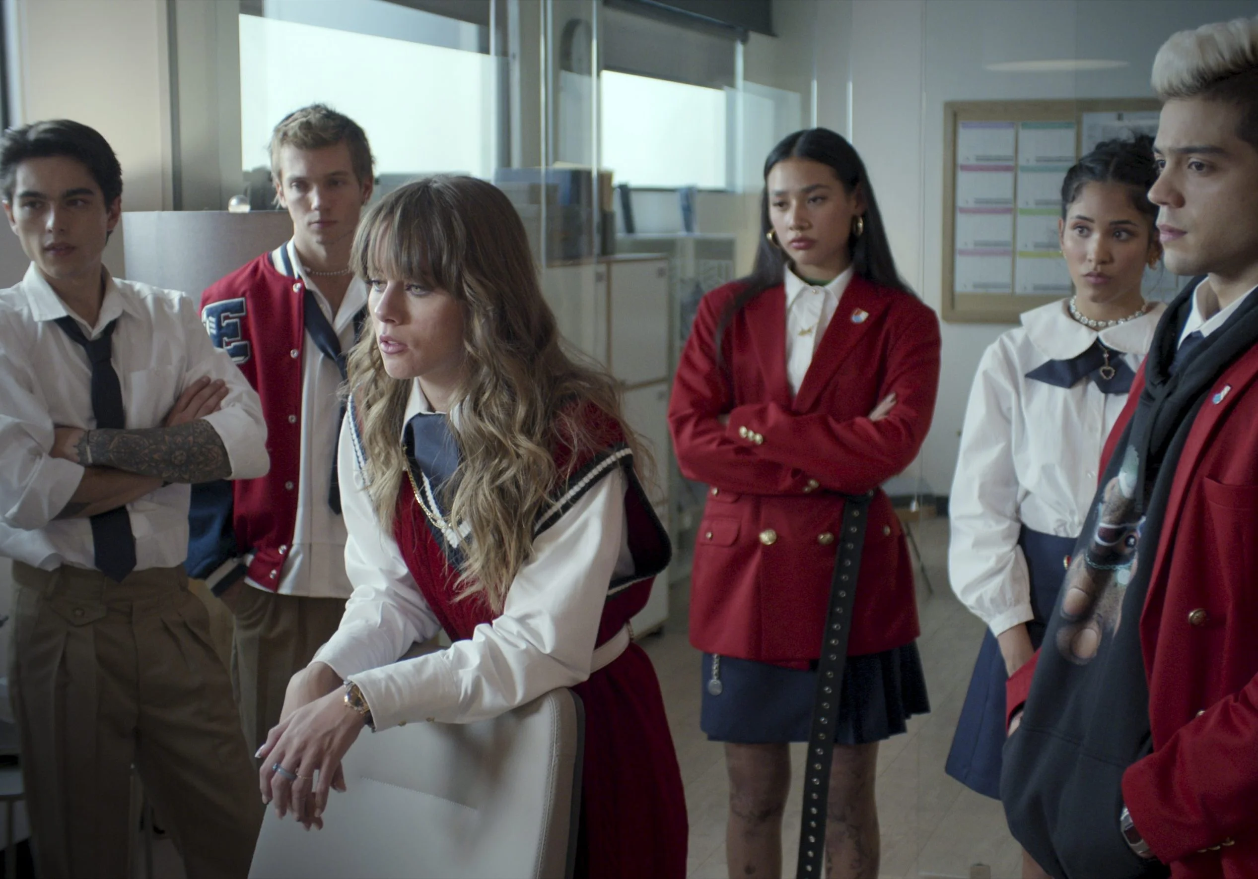 Acidente, formação de casais e novo diretor marcam o trailer de ‘Rebelde 2’! Vem ver