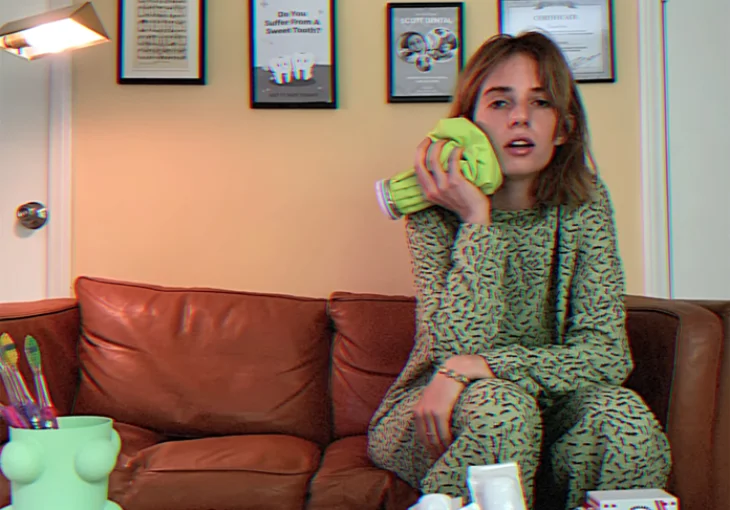 Estrela de ‘Stranger Things’, Maya Hawke lança o clipe da música ‘Sweet Tooth’
