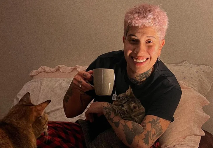 Ana Gabriela conta sobre relação com os fãs no Instagram e planos para novo álbum