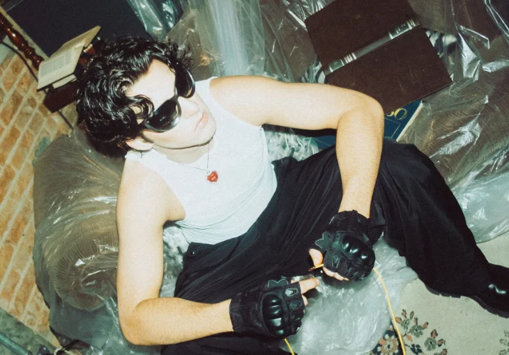 Lucas Pretti é um vampiro no clipe do novo single ‘Tão Bem’