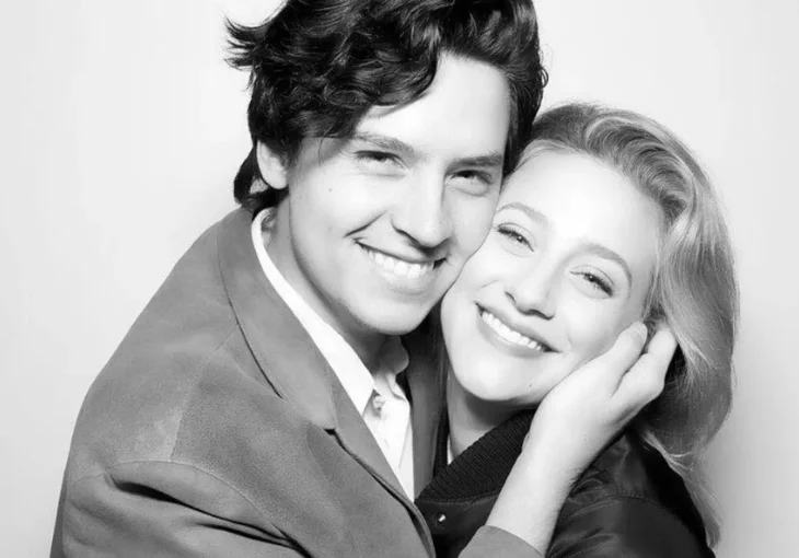 “Nós dois nos machucamos”: Cole Sprouse abre o jogo sobre término com Lili Reinhart