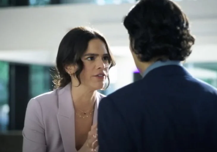 É do Brasil! Bruna Marquezine é Jenny no trailer de ‘Besouro Azul’