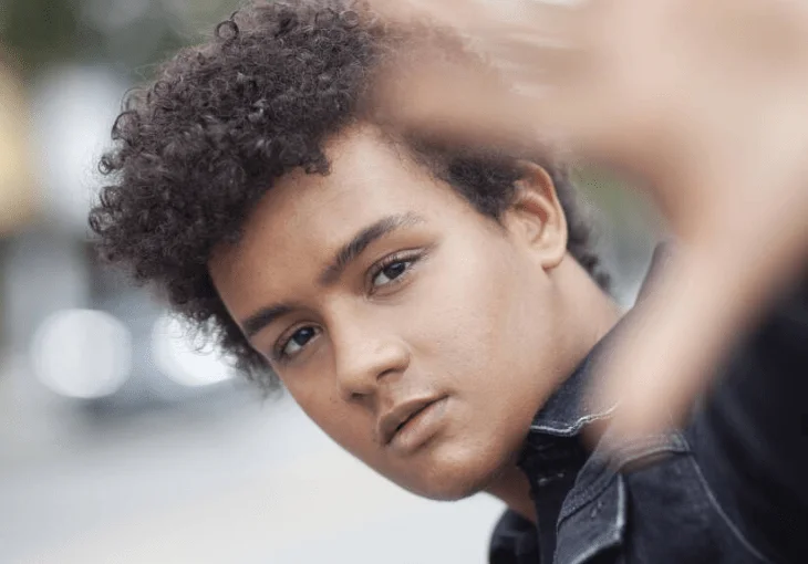 Lucas Deluti: Do carnaval de Salvador para as telas de Netflix e HBO Max