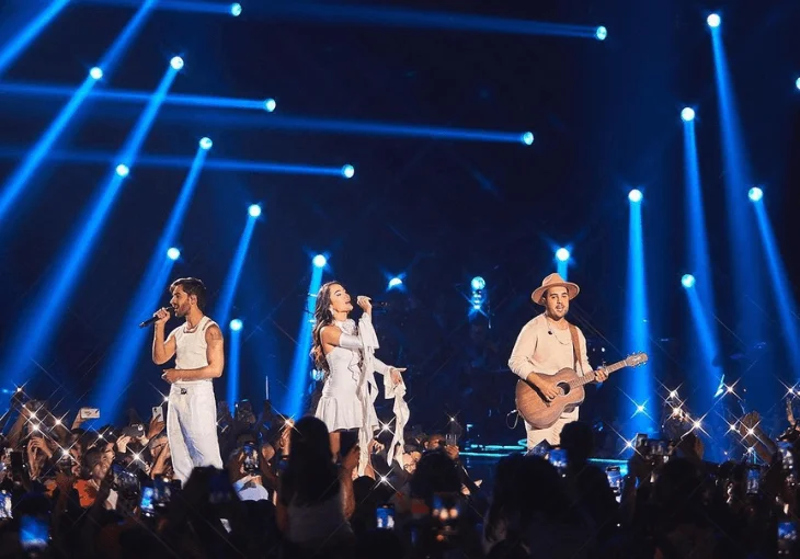 Melim faz show emocionante e reúne fãs no primeiro DVD da carreira