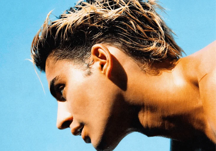 Lucas Pretti lança novo videoclipe gravado em Ibiza, ‘Ondas’