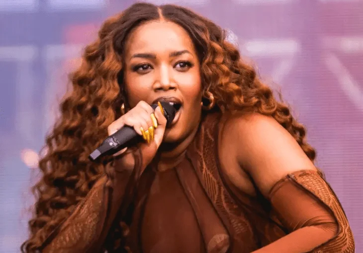 The Town: Iza convida Mc Carol, L7nnon e Djonga para o palco Skyline