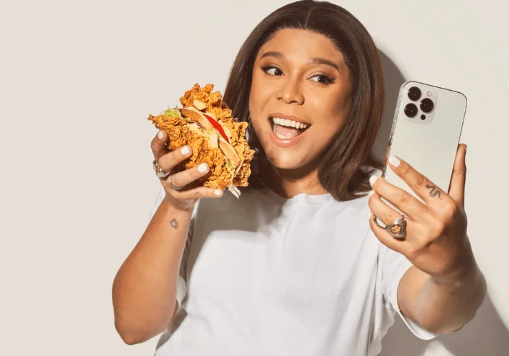 ‘Only Frango’: Aussie apresenta campanha bem-humorada com Blogueirinha