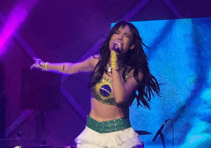 Danna Paola se emociona com os brasileiros e entrega show grandioso