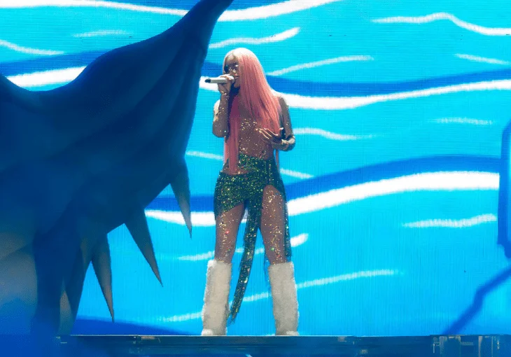 Karol G recebe artistas brasileiros e faz show histórico em São Paulo