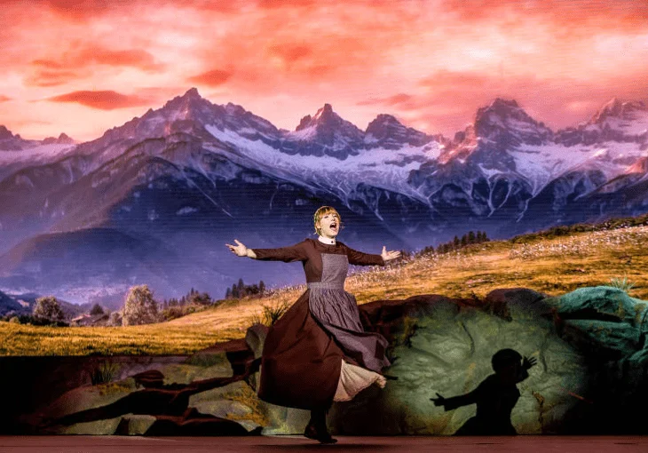 ‘A Noviça Rebelde’ estreia em São Paulo com casa cheia e surpreende