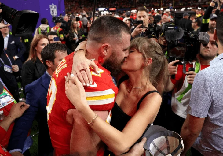 Taylor Swift e Travis Kelce: A trajetória de um casal inesperado