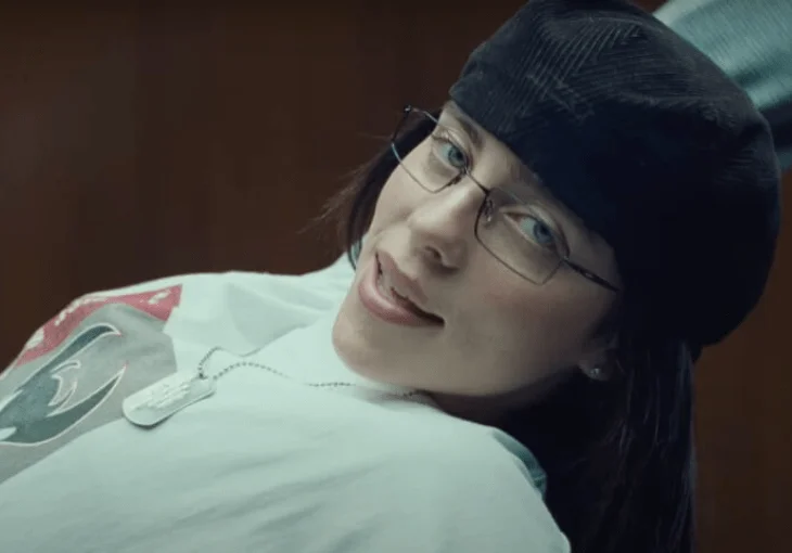 Billie Eilish levita em novo clipe de ‘BIRDS OF A FEATHER’