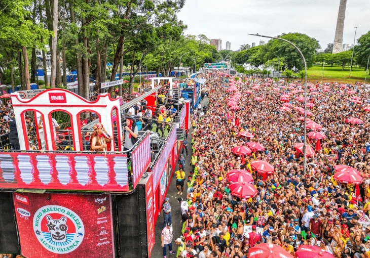 O que levar na bolsa para aproveitar os bloquinhos de Carnaval