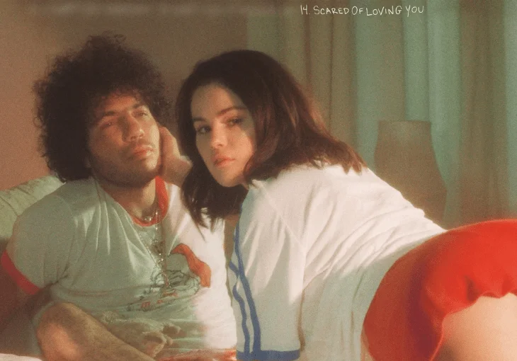 Selena Gomez anuncia novo álbum com Benny Blanco