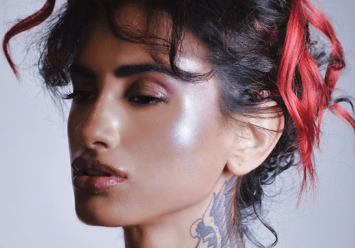 Novo EP de DAY LIMNS, ‘a beleza do caos’, mistura pop, R&B e vulnerabilidade