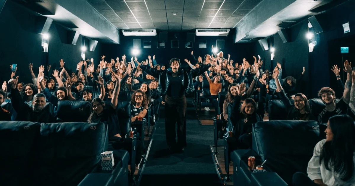 Ana Gabriela lança álbum “BASEADO EM FATOS REAIS (menos as partes que eu inventei)”