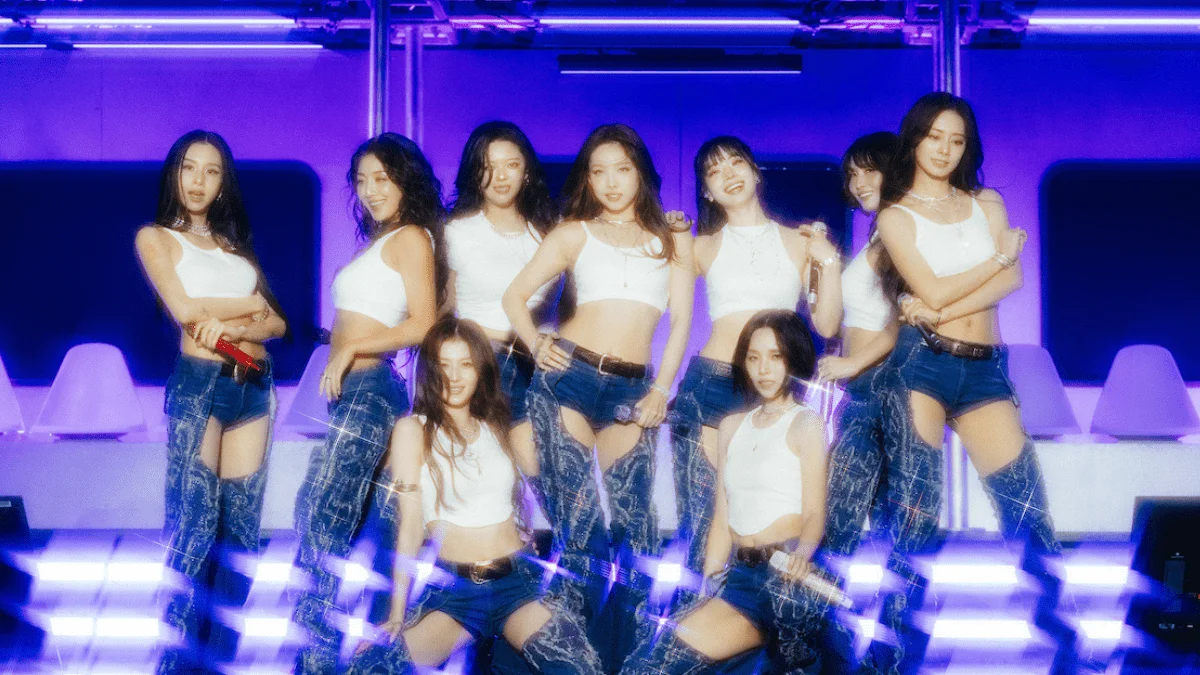 TWICE faz história com show emblemático no Lollapalooza Chicago 2025