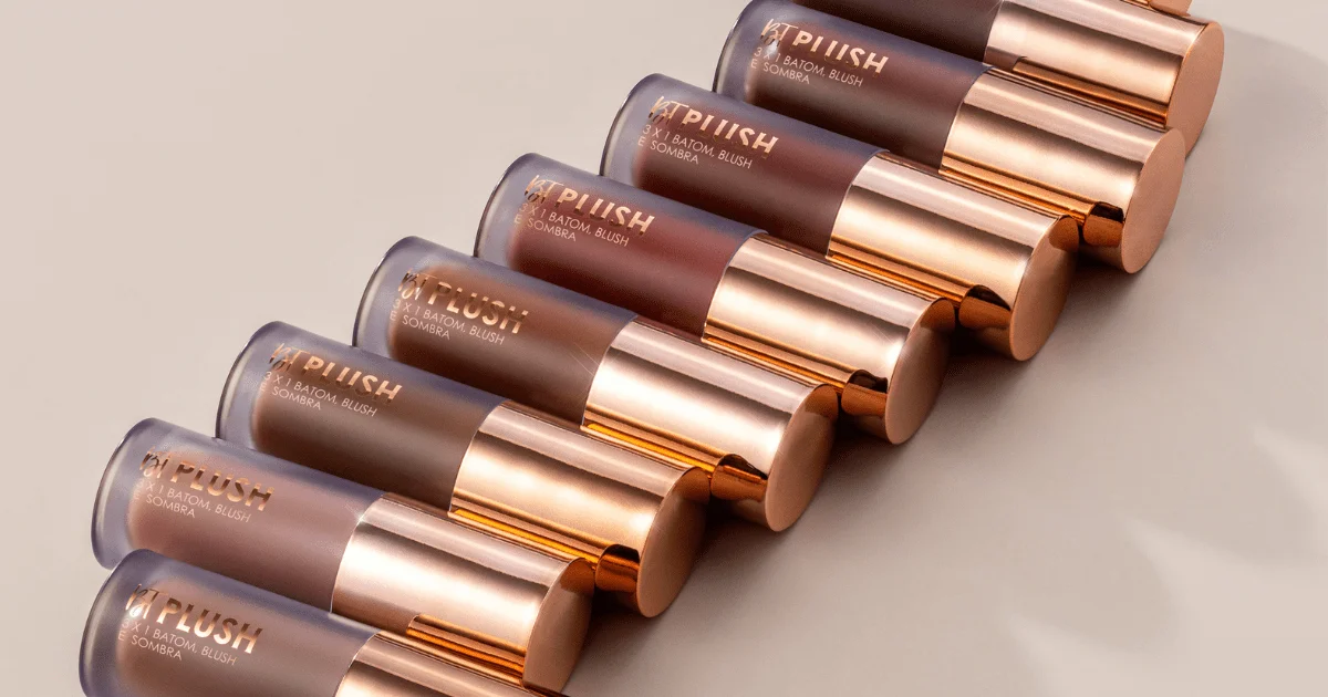 Bruna Tavares lança BT Plush 3 em 1 com diferentes tons de marrom