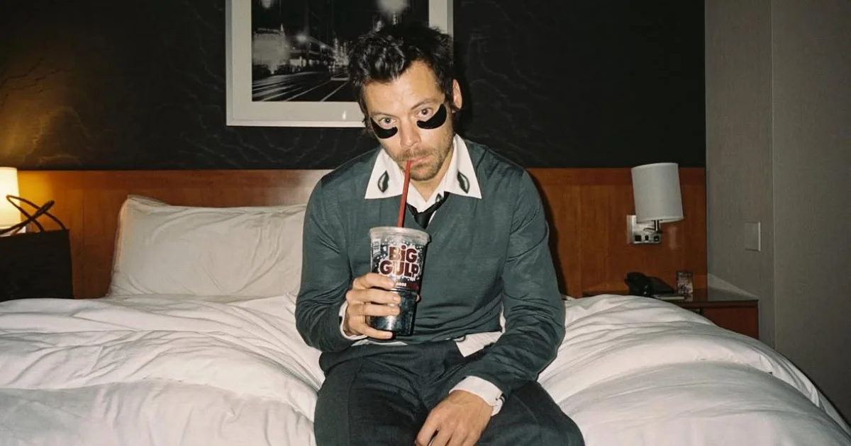 Harry Styles anuncia novo álbum e turnê mundial: saiba mais sobre o retorno do cantor