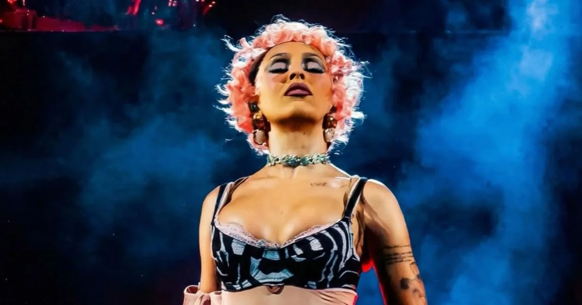 Doja Cat revive os anos 80 em performance única no Suhai Music Hall