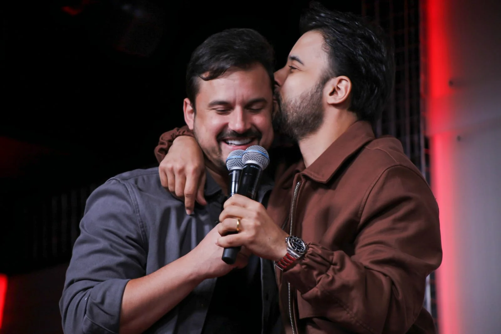 Clayton & Romário lançam ‘Por Vocês Vol. 1’ com repertório inédito