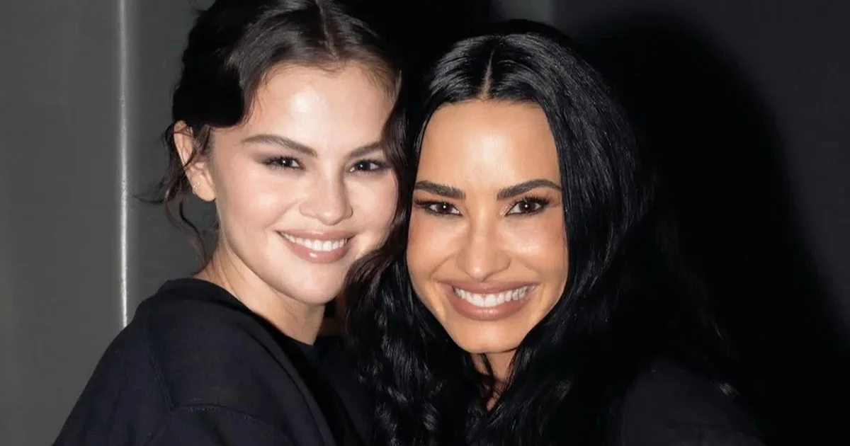 De amigas de infância a rivais: O que causou a briga entre Demi Lovato e Selena Gomez?
