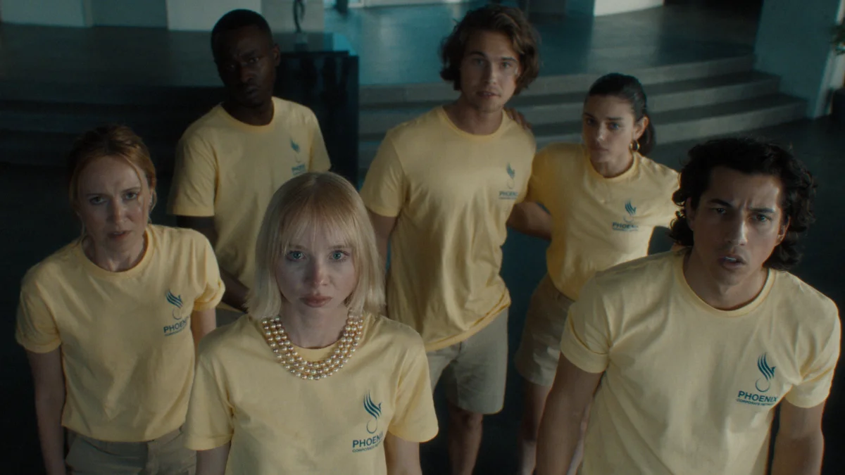 ‘Corporate Retreat’ conquista um espaço único com muito humor e sangue