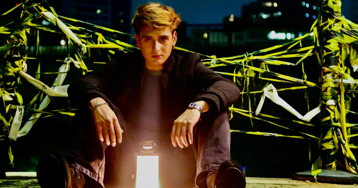 Sam Sabbá lança “Sombras da Noite” e consolida virada no pop romântico