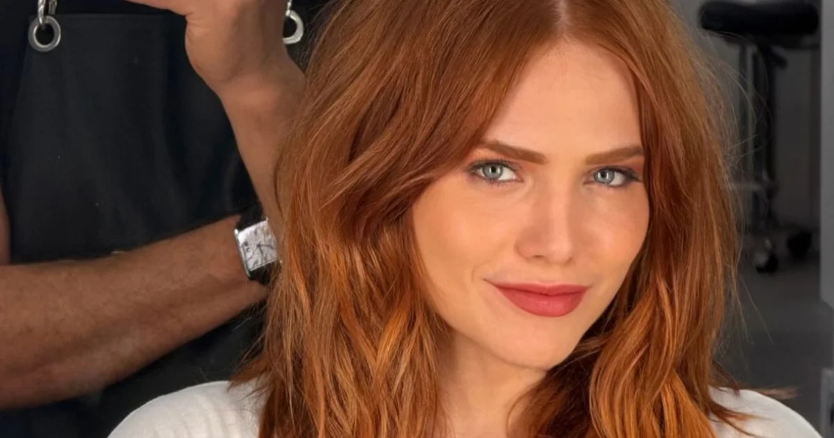 Letícia Colin fica ruiva para nova fase em “Quem Ama Cuida”