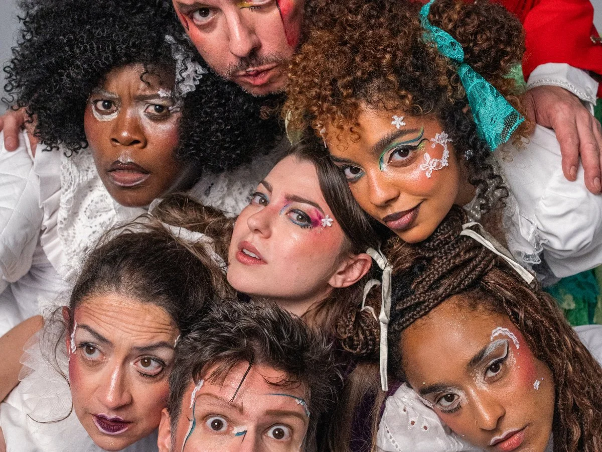 Elenco do musical Epifania reunido em foto de divulgação