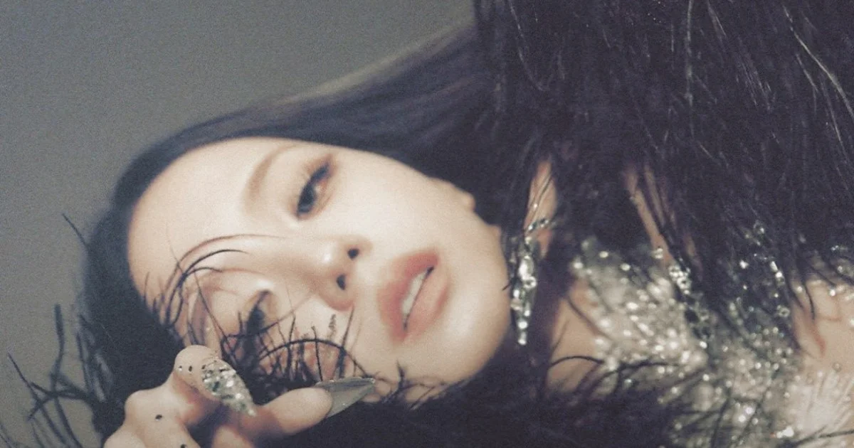 JISOO lança ‘ADDICTED’, single dançante que prepara o 1º álbum solo