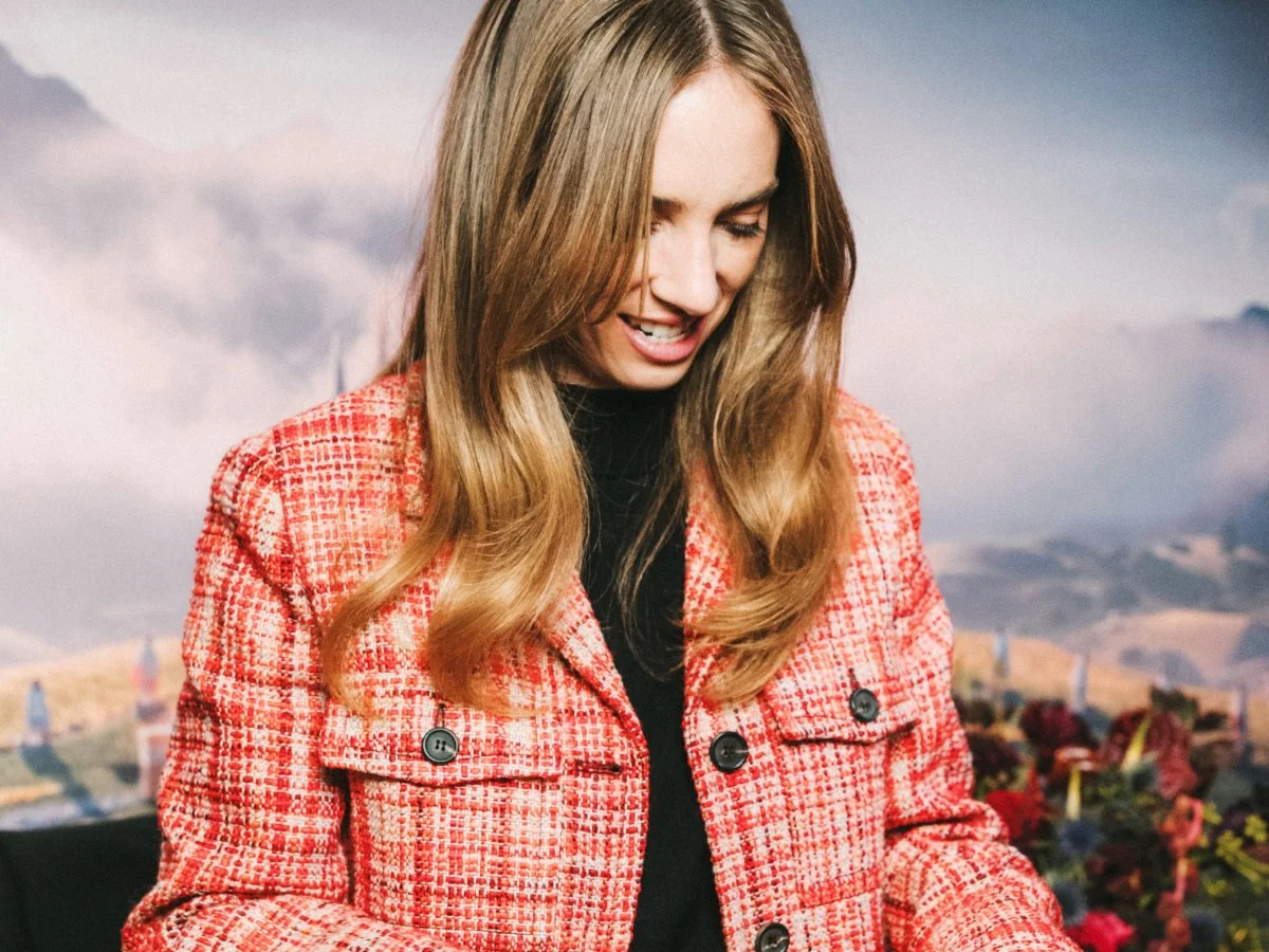 Maya Hawke, a Wiress de Jogos Vorazes: Amanhecer na Colheita, no dia de imprensa do filme