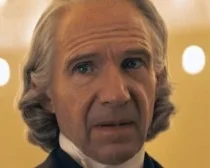 Ralph Fiennes como Presidente Snow em Amanhecer na Colheita