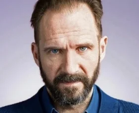 Ralph Fiennes, que vive Presidente Snow em Jogos Vorazes: Amanhecer na Colheita